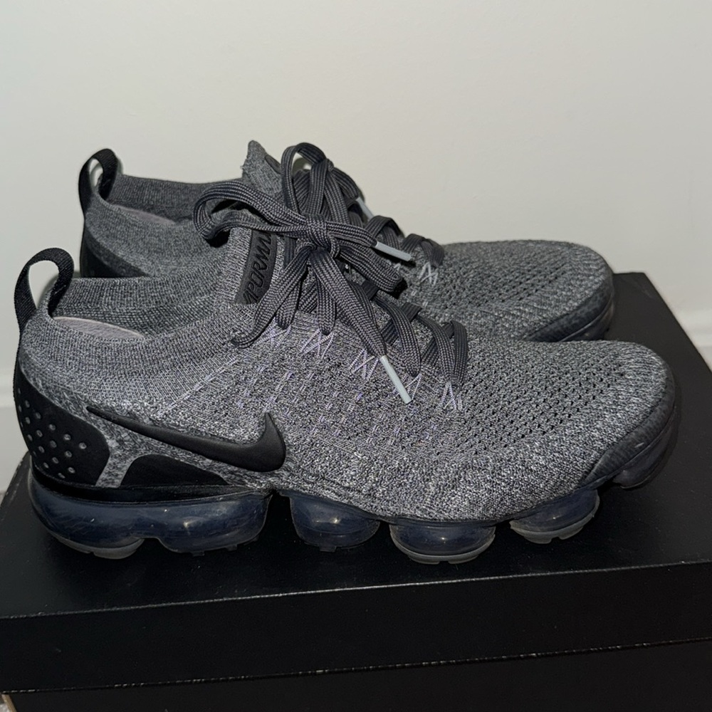 100% Authentic Nike Vapormax Sneakers - Picture 4 of 8